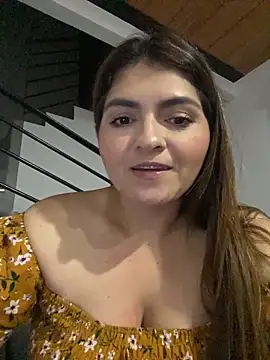 Snapshot of RosaliaVicky chatting on January 7, 2026, 2:47 am RosaliaVicky online show from January 7, 2026, 2:47 am