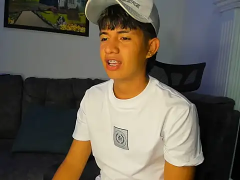 Mikke18 online show from December 1, 2025, 11:21 pm