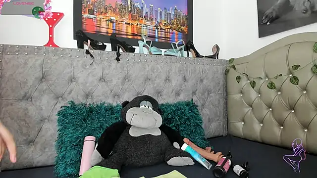 Melody Prescott online show from February 2, 2026, 1:32 pm