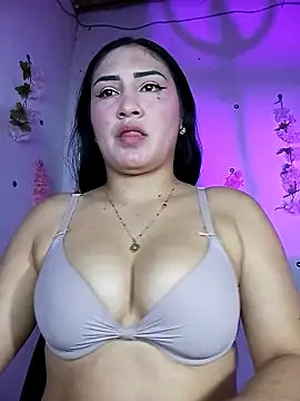 Emy cutee online show from March 28, 2026, 1:11 pm