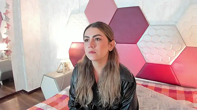 AriaRous online show from February 9, 2026, 8:13 pm