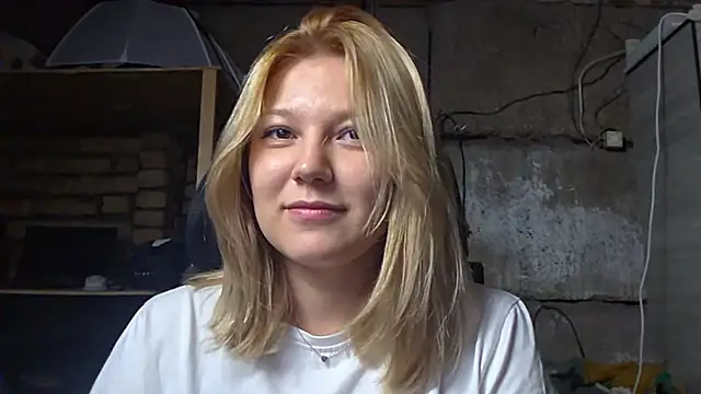 ShinyJules online show from August 8, 2026, 8:38 am