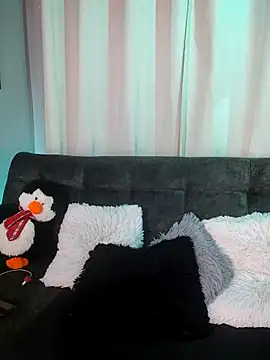 BonnieRitz online show from December 1, 2025, 12:10 pm