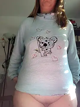 Snapshot of Sareyxon chatting on December 1, 2025, 8:41 am Sareyxon online show from December 1, 2025, 8:41 am