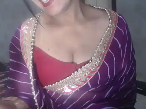 Hotronita123 online show from February 4, 2026, 5:13 am