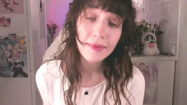 Snapshot of MePretty chatting on January 24, 2025, 5:32 pm MePretty online show from January 24, 2025, 5:32 pm