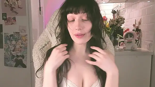 Snapshot of MePretty chatting on March 10, 2025, 9:29 pm MePretty online show from March 10, 2025, 9:29 pm