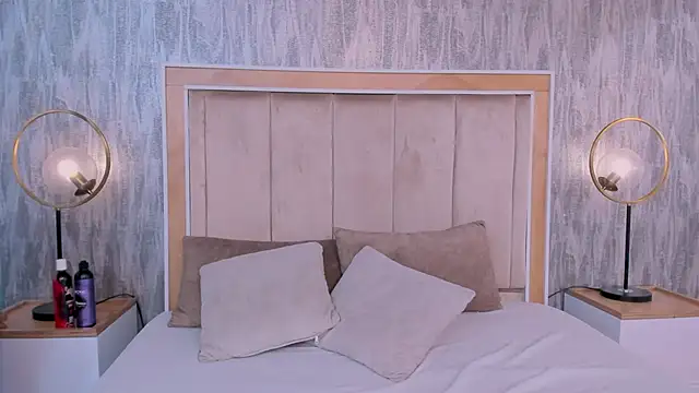 Snapshot of Naomii_BDSM chatting on December 1, 2025, 7:08 pm Naomii BDSM online show from December 1, 2025, 7:08 pm