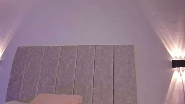 Scarlett Lee1 online show from April 13, 2026, 8:03 pm