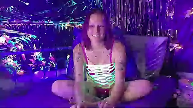 Freckleangel69 online show from May 30, 2026, 1:25 am