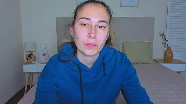 Snapshot of Olivia_milf_ chatting on November 29, 2025, 7:17 pm Olivia milf online show from November 29, 2025, 7:17 pm