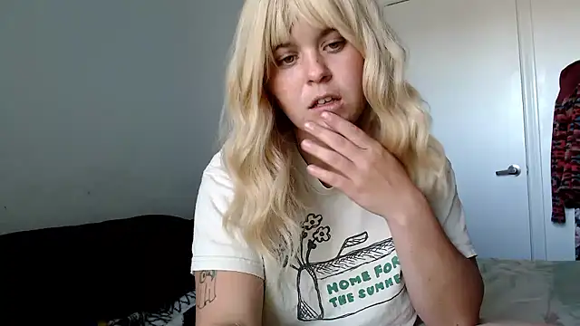 Snapshot of WattledFourth chatting on January 10, 2026, 8:54 pm WattledFourth online show from January 10, 2026, 8:54 pm