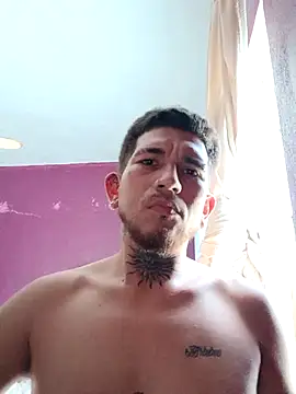 macarywillm online show from April 21, 2026, 9:06 pm