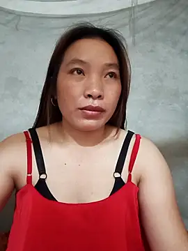 Evelyn-n online show from April 17, 2026, 12:02 am