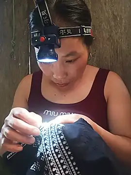 Snapshot of Evelyn-n chatting on July 3, 2026, 9:37 am Evelyn-n online show from July 3, 2026, 9:37 am