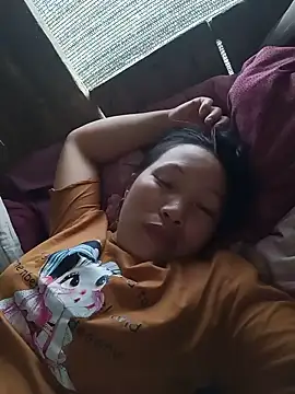 Snapshot of Evelyn-n chatting on July 13, 2026, 5:32 am Evelyn-n online show from July 13, 2026, 5:32 am