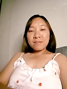 Minsssa20 online show from April 12, 2026, 4:34 pm