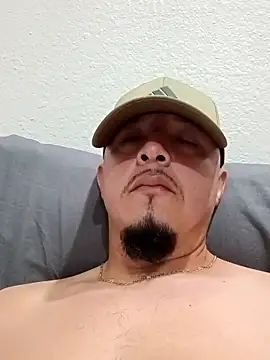 Snapshot of Lalin2323 chatting on February 21, 2026, 11:28 pm Lalin2323 online show from February 21, 2026, 11:28 pm