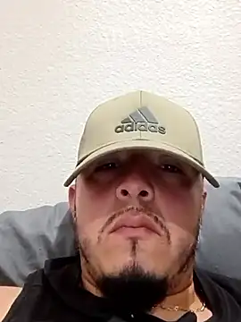 Lalin2323 online show from March 9, 2026, 2:04 am