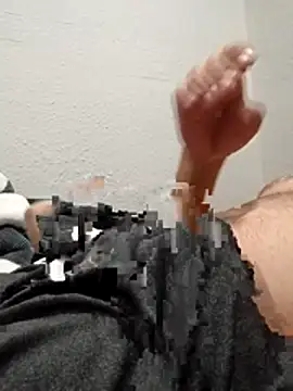 Lalin2323 online show from March 23, 2026, 12:14 am