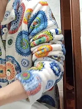 Snapshot of gatitachula93 chatting on February 10, 2026, 1:43 am gatitachula93 online show from February 10, 2026, 1:43 am