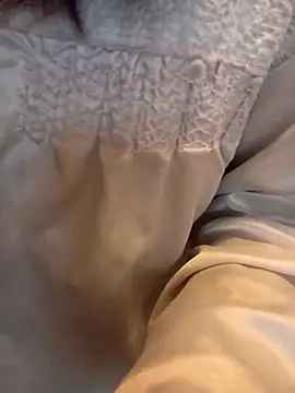 Snapshot of gatitachula93 chatting on February 17, 2026, 11:18 am gatitachula93 online show from February 17, 2026, 11:18 am