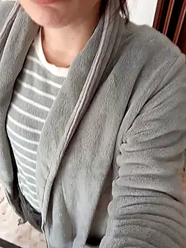 Snapshot of gatitachula93 chatting on February 19, 2026, 1:40 pm gatitachula93 online show from February 19, 2026, 1:40 pm