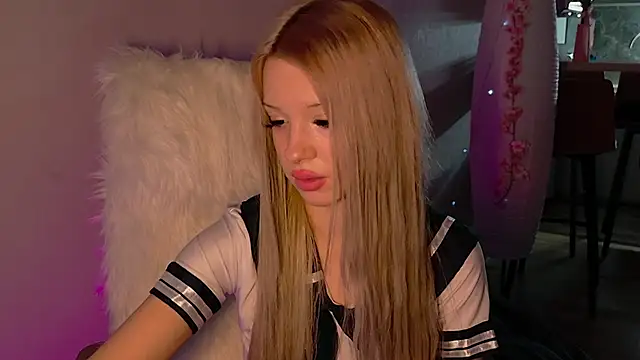 lana parker online show from December 15, 2025, 1:15 pm