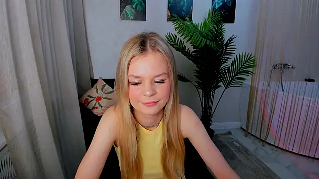 MidnighteAura online show from June 3, 2026, 12:52 pm