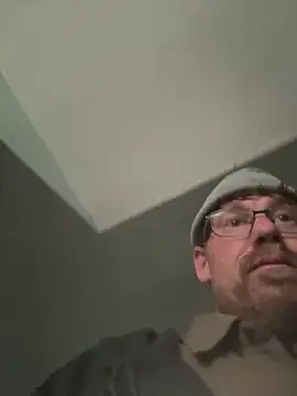 BamaBoi40AL online show from December 17, 2025, 1:28 pm