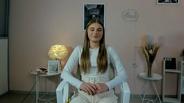 Snapshot of BobbyeEwell chatting on December 2, 2025, 6:41 am BobbyeEwell online show from December 2, 2025, 6:41 am