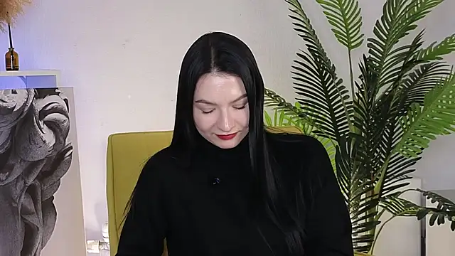 Snapshot of ElodiaMominee chatting on December 2, 2025, 10:31 am ElodiaMominee online show from December 2, 2025, 10:31 am