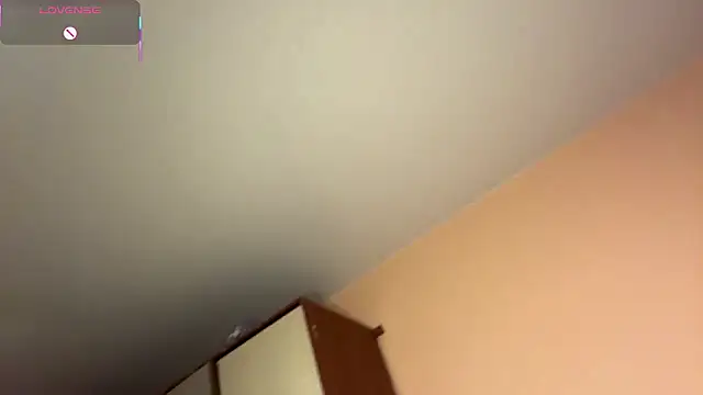 Snapshot of ElliRusk chatting on March 1, 2026, 4:36 am ElliRusk online show from March 1, 2026, 4:36 am