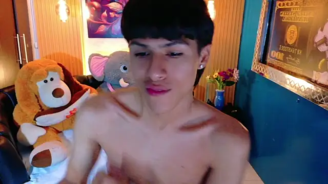 StormLuxX online show from April 8, 2026, 12:05 pm