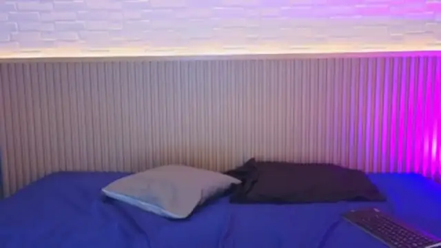 EmyVega online show from December 20, 2025, 4:36 pm