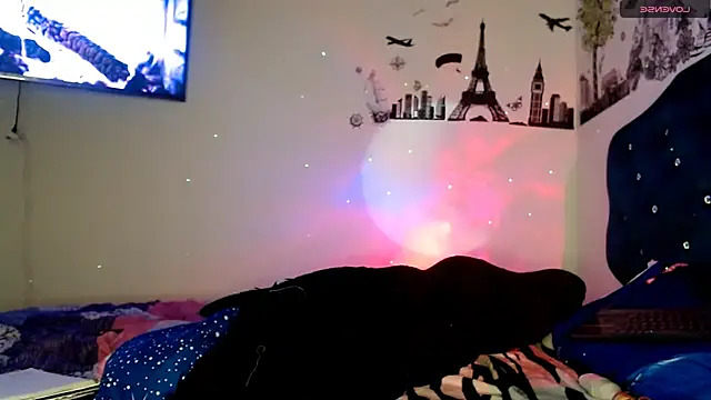 Snapshot of MisNicol chatting on January 7, 2026, 11:23 am MisNicol online show from January 7, 2026, 11:23 am