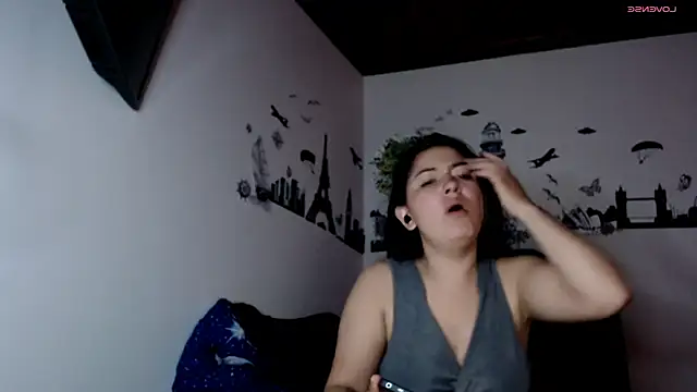 Snapshot of MisNicol chatting on January 13, 2026, 11:15 am MisNicol online show from January 13, 2026, 11:15 am