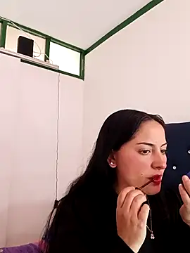 Snapshot of MisNicol chatting on February 3, 2026, 9:53 pm MisNicol online show from February 3, 2026, 9:53 pm