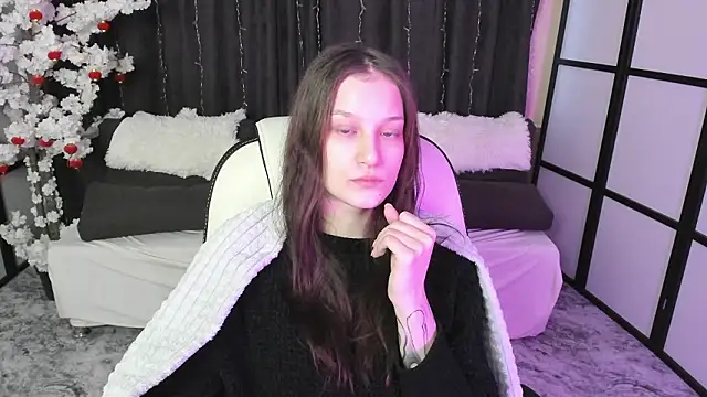 KrisDoeil online show from February 12, 2026, 2:06 am