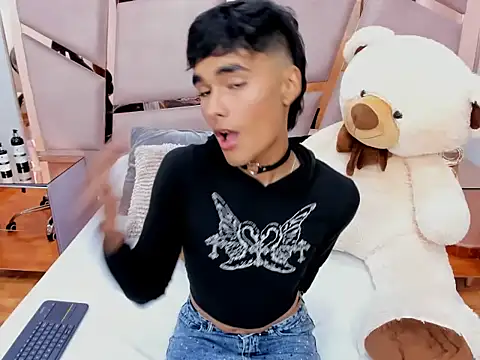 LittleNito online show from December 5, 2025, 8:05 pm