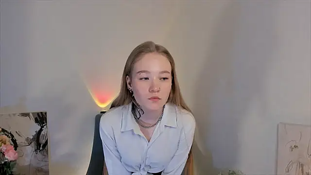 MaireLanda online show from December 18, 2025, 4:18 am