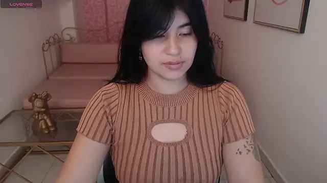 Nina harpper  online show from February 14, 2026, 1:19 pm