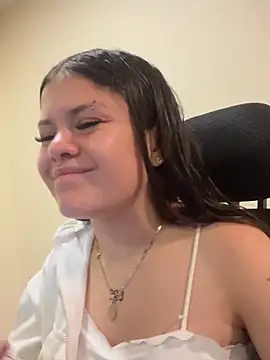 Snapshot of Camila_Duarte2 chatting on February 25, 2026, 2:05 pm Camila Duarte2 online show from February 25, 2026, 2:05 pm