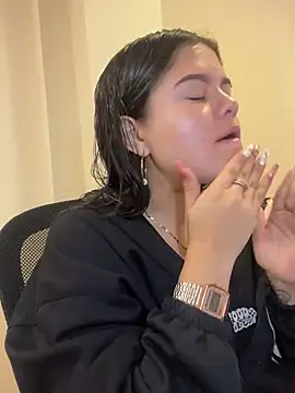 Camila Duarte2 online show from April 15, 2026, 2:57 pm