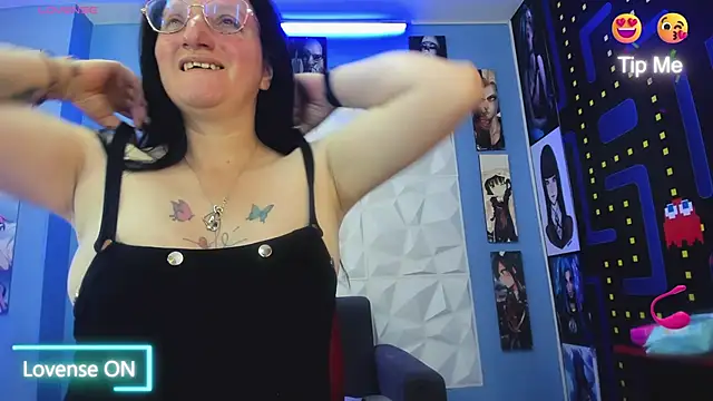 Andre cloefoxx  online show from December 21, 2025, 3:57 am