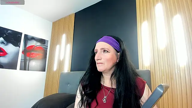 Andre cloefoxx  online show from April 2, 2026, 3:04 am