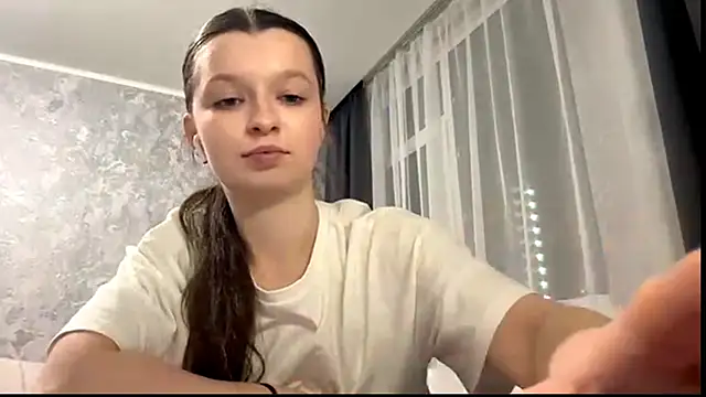 EllieBerrie online show from December 2, 2025, 3:51 pm