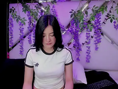 liinzy rouse69 online show from January 14, 2026, 2:55 pm