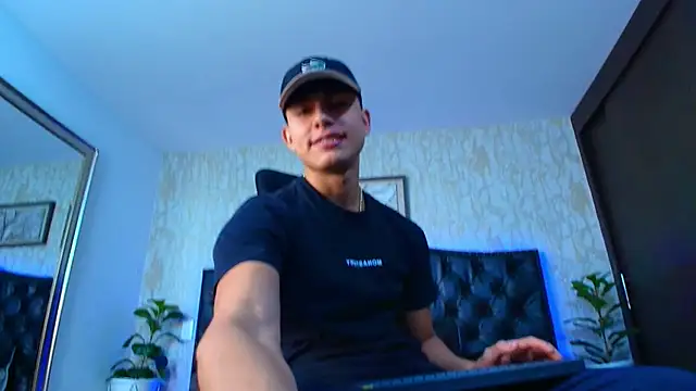 Snapshot of Lander_Cruz chatting on March 11, 2026, 7:09 pm Lander Cruz online show from March 11, 2026, 7:09 pm
