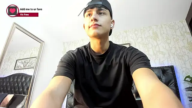 Snapshot of Lander_Cruz chatting on April 15, 2026, 8:53 pm Lander Cruz online show from April 15, 2026, 8:53 pm